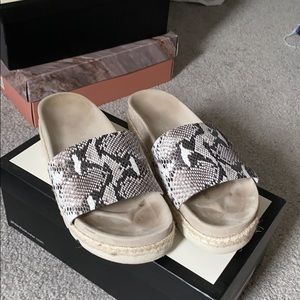 J/Slides Snake Print Slides